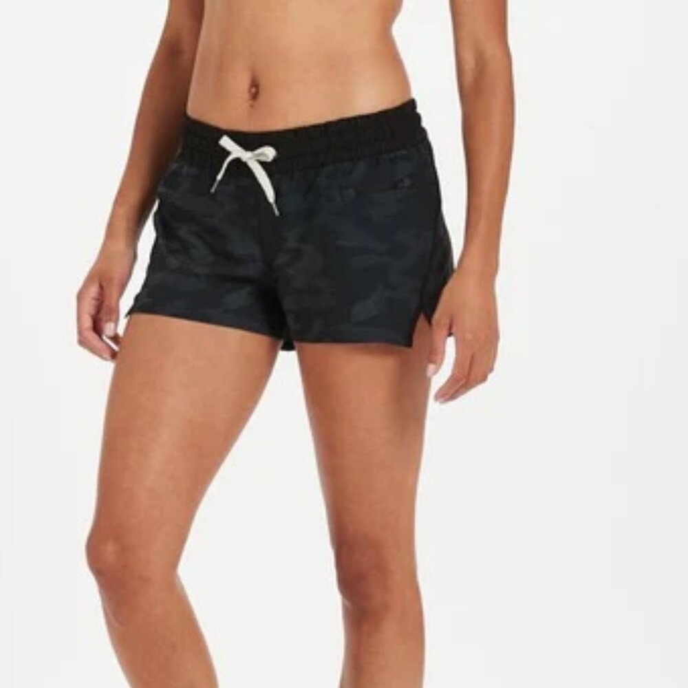 VUORI | Women's Clementine Short - Black Watercolor Camo (Size S)